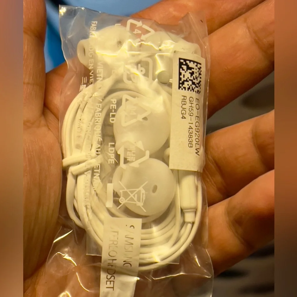 Samsung White Wired Earphones